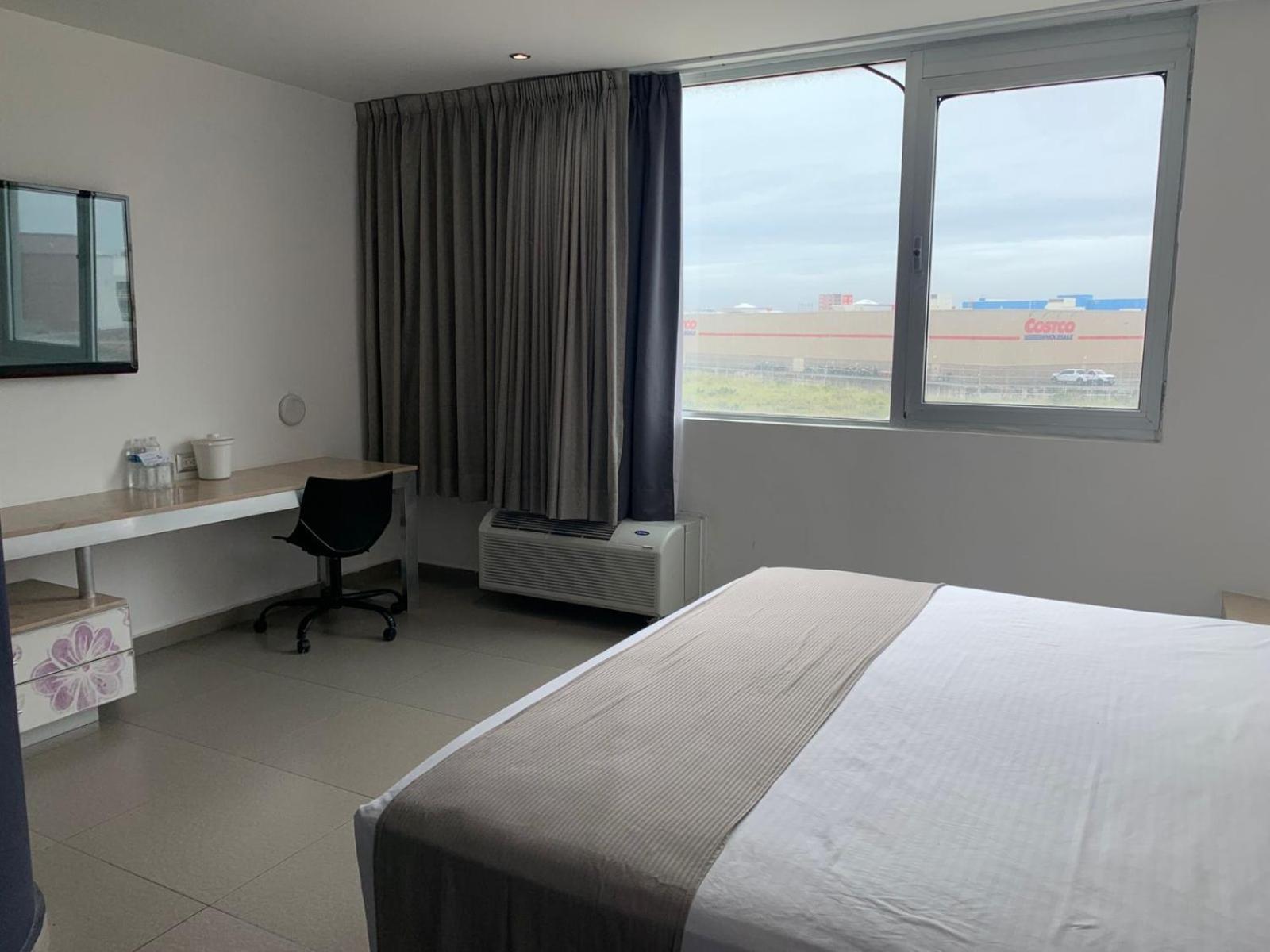 Standard Queen Room